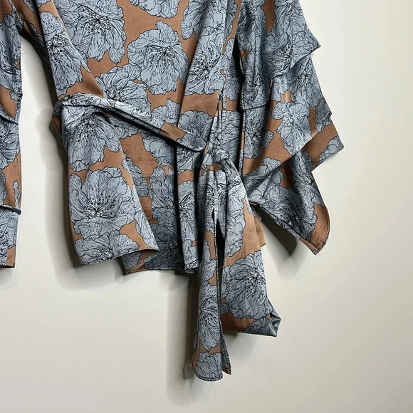 Aakaa  Soft Blue and Brown wrap top - Picture 9 of 10